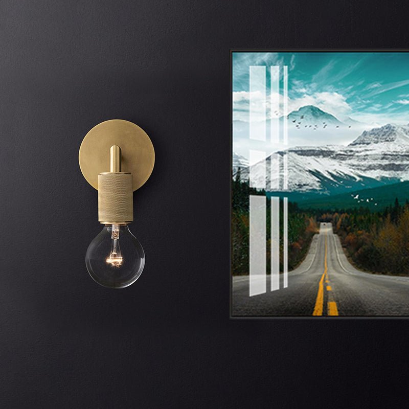 Stylish Adjustable Metal Wall Light for Indoor Spaces