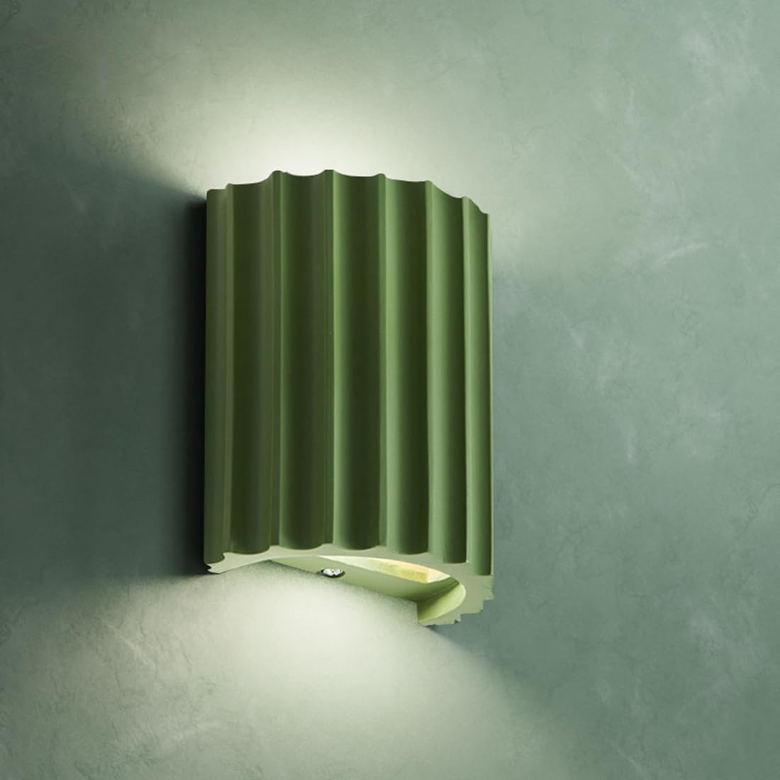 Elegant Dual-Glow LED Wall Fixture for Serene Spaces