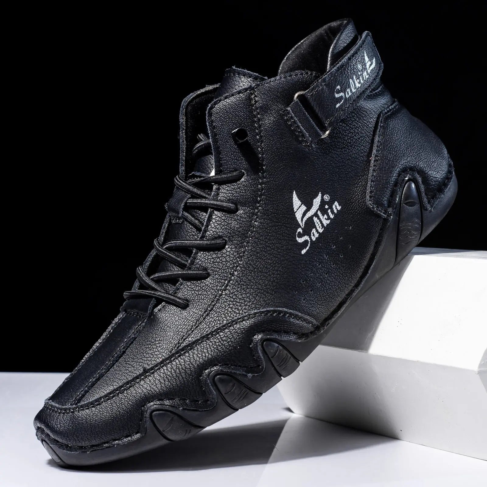 Lightweight Trail Shoes with Spacious Toe Box for Natural Movement