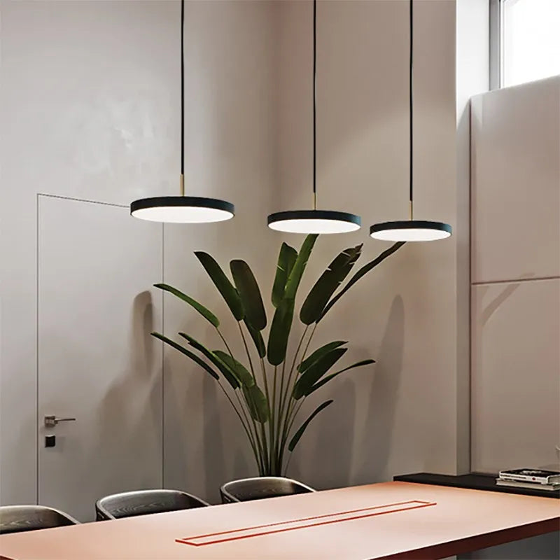 Sleek LED Hanging Light with Customizable Height – Ideal for Modern Spaces