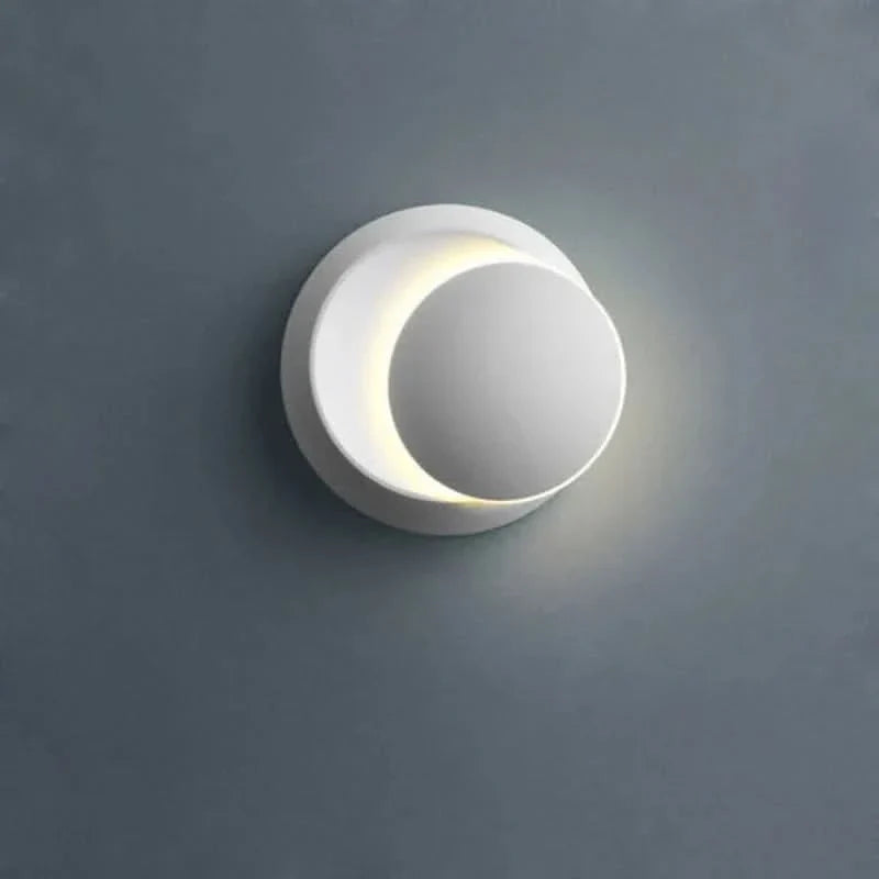 Elegant Adjustable Wall Light for Stylish Home Decor
