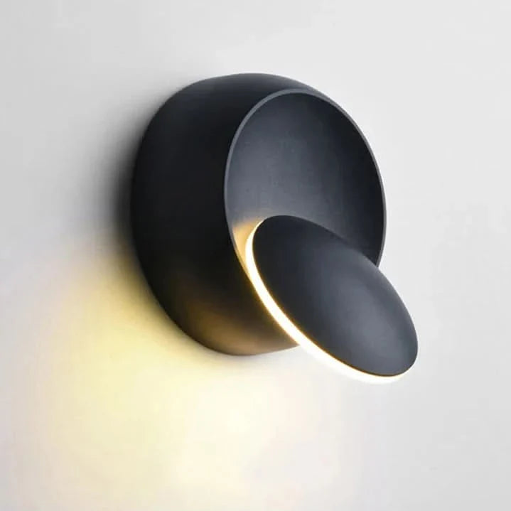Elegant Adjustable Wall Light for Stylish Home Decor