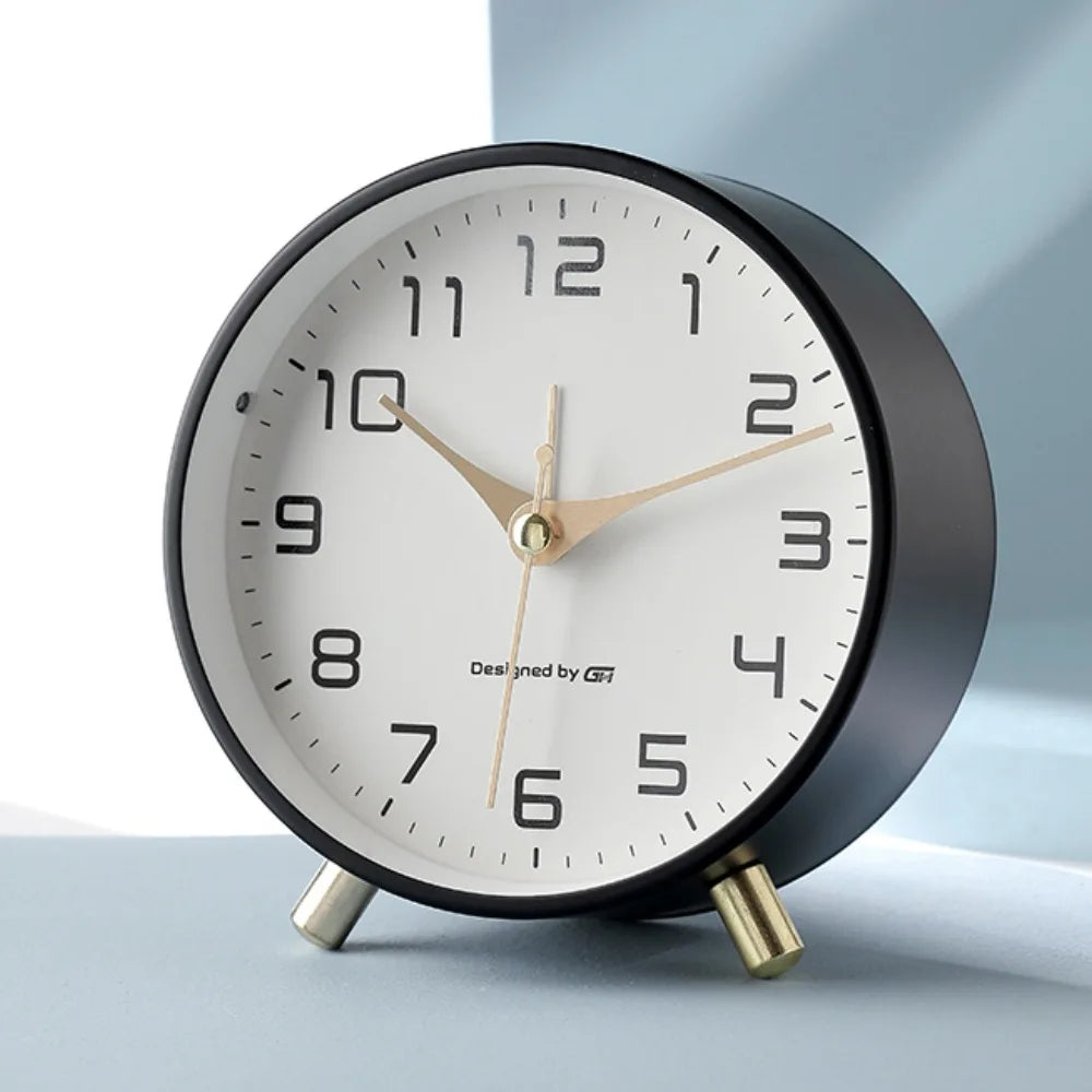 Serene Scandinavian Table Clock – A Touch of Minimalist Elegance