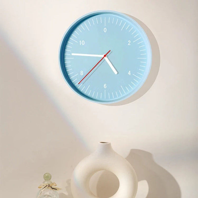Chic Round Wall Clock - Lightweight Modern Timepiece