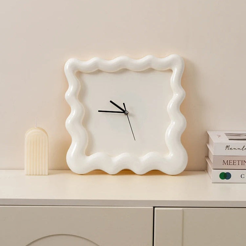 Sleek Silent Wall Clock in Matte Finish for Every Space