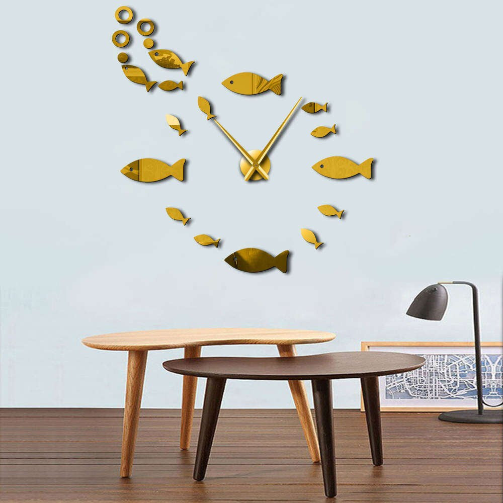 Elegant Fish-Inspired Wall Clock with Quartz Accuracy