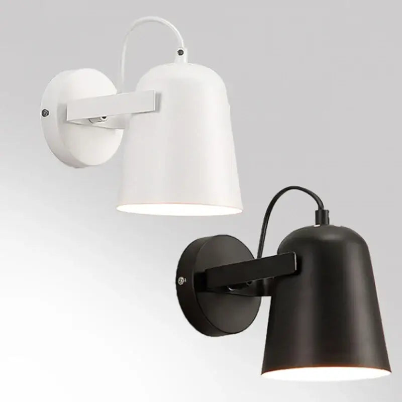 Adjustable Arm Metal Wall Light Fixture for Modern Spaces