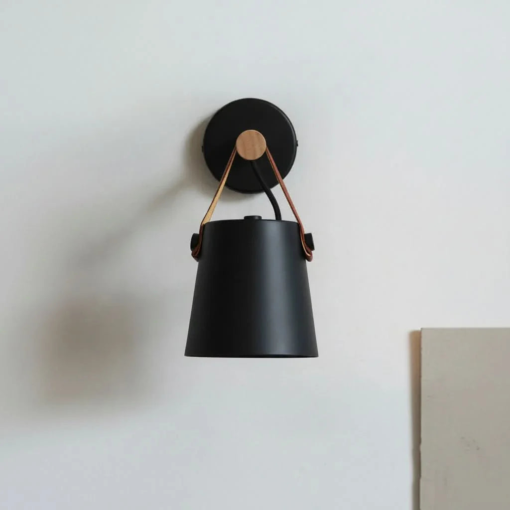 Contemporary Wooden Wall Light – Decorative Illumination for Home