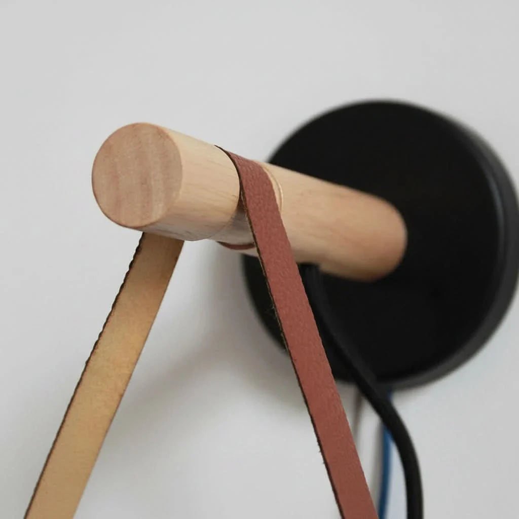 Contemporary Wooden Wall Light – Decorative Illumination for Home