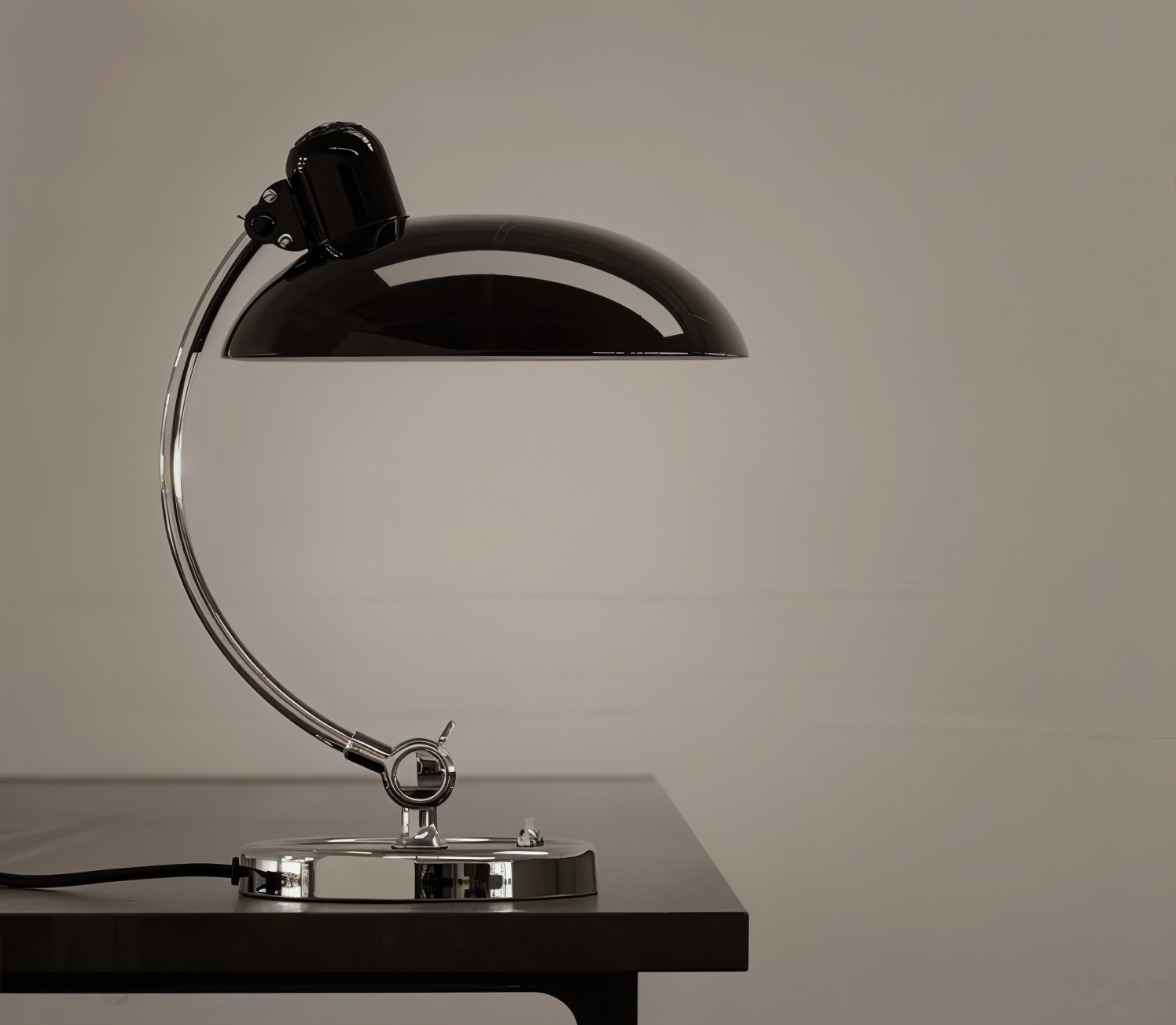 Classic Elegance Adjustable Dome Lamp for Reading and Work