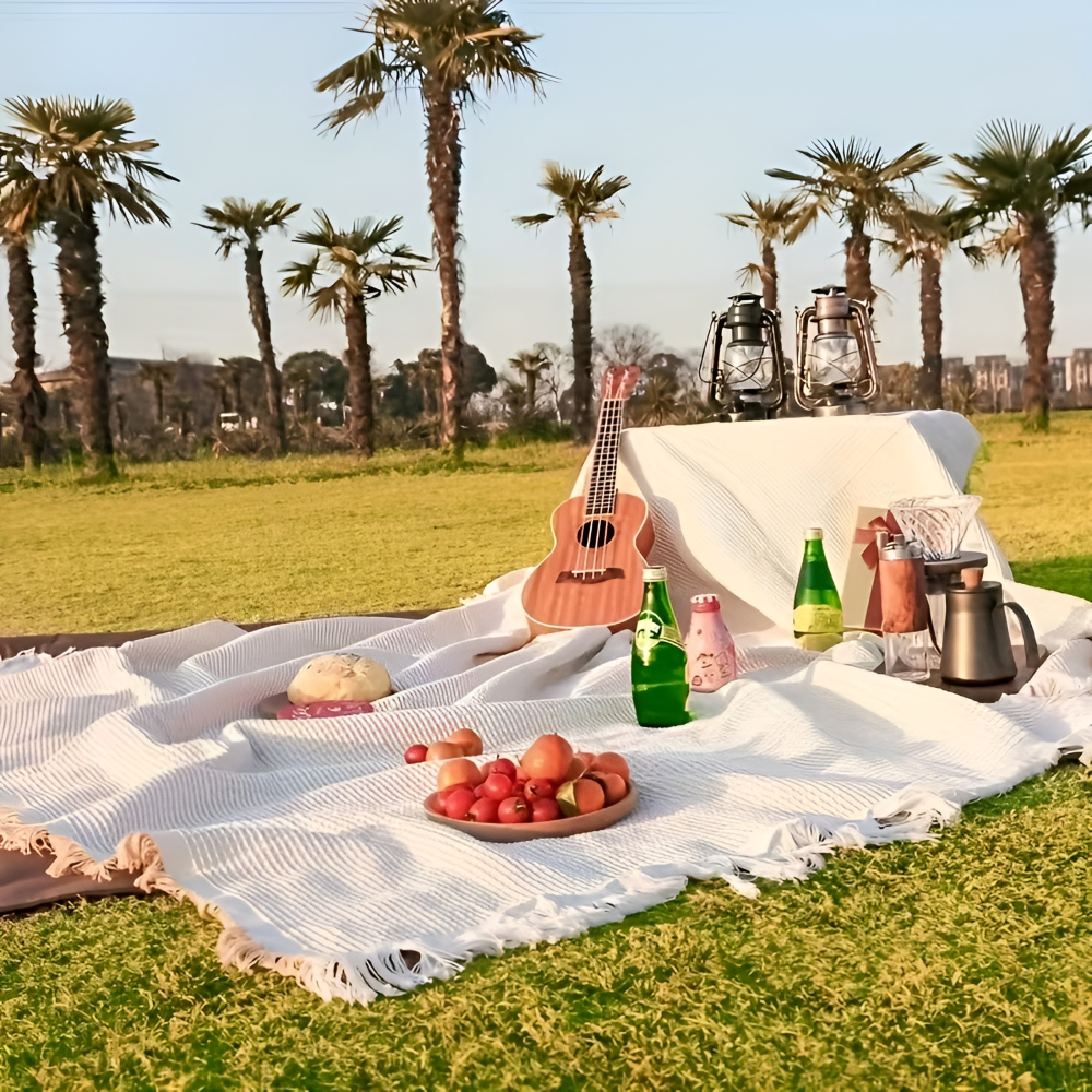 Large Foldable and Lightweight Outdoor Picnic Blanket