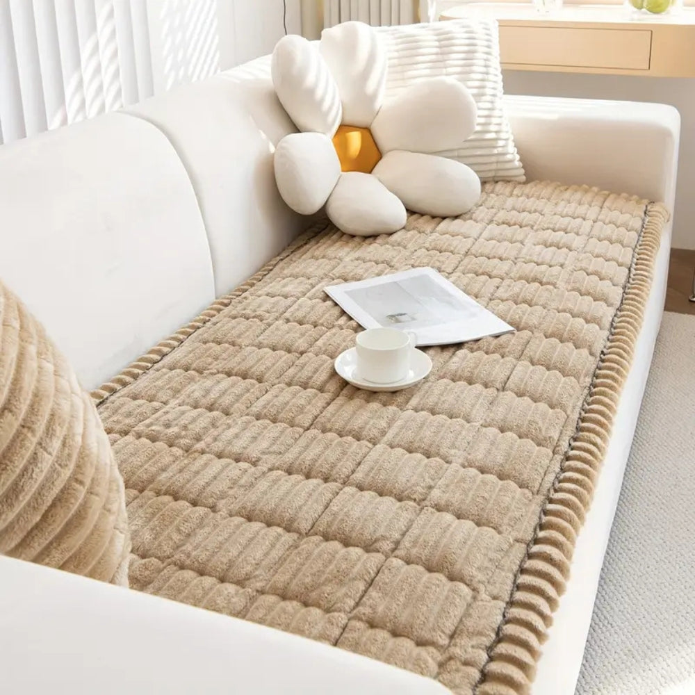 Luxurious Sofa Shield with Tailored Edges – Cozy Microfiber Cover for Pets