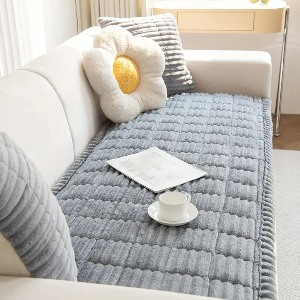 Luxurious Sofa Shield with Tailored Edges – Cozy Microfiber Cover for Pets