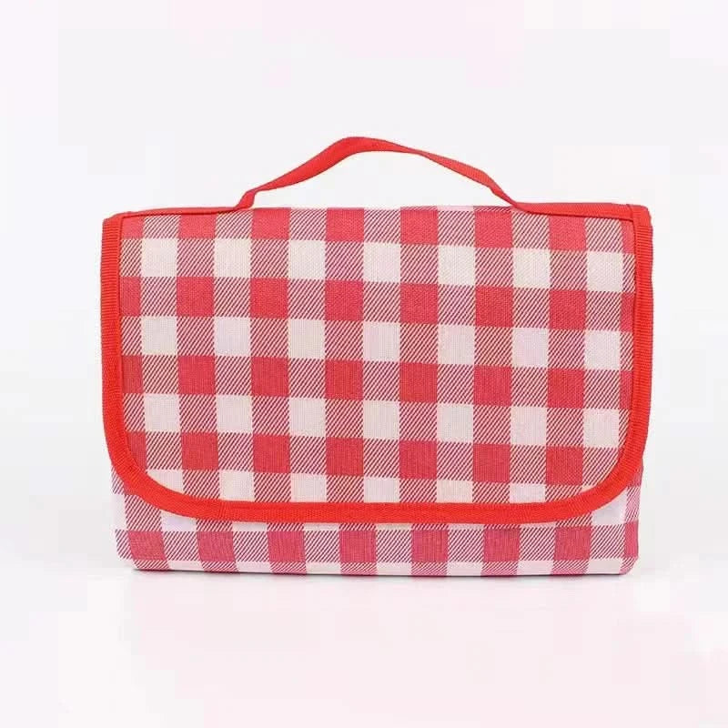 Spacious Outdoor Beach Blanket for Family Gatherings and Travel