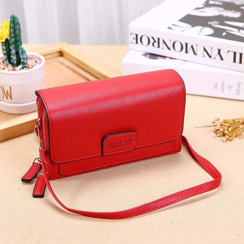 Chic Leather Crossbody Bag for Effortless Style and Function