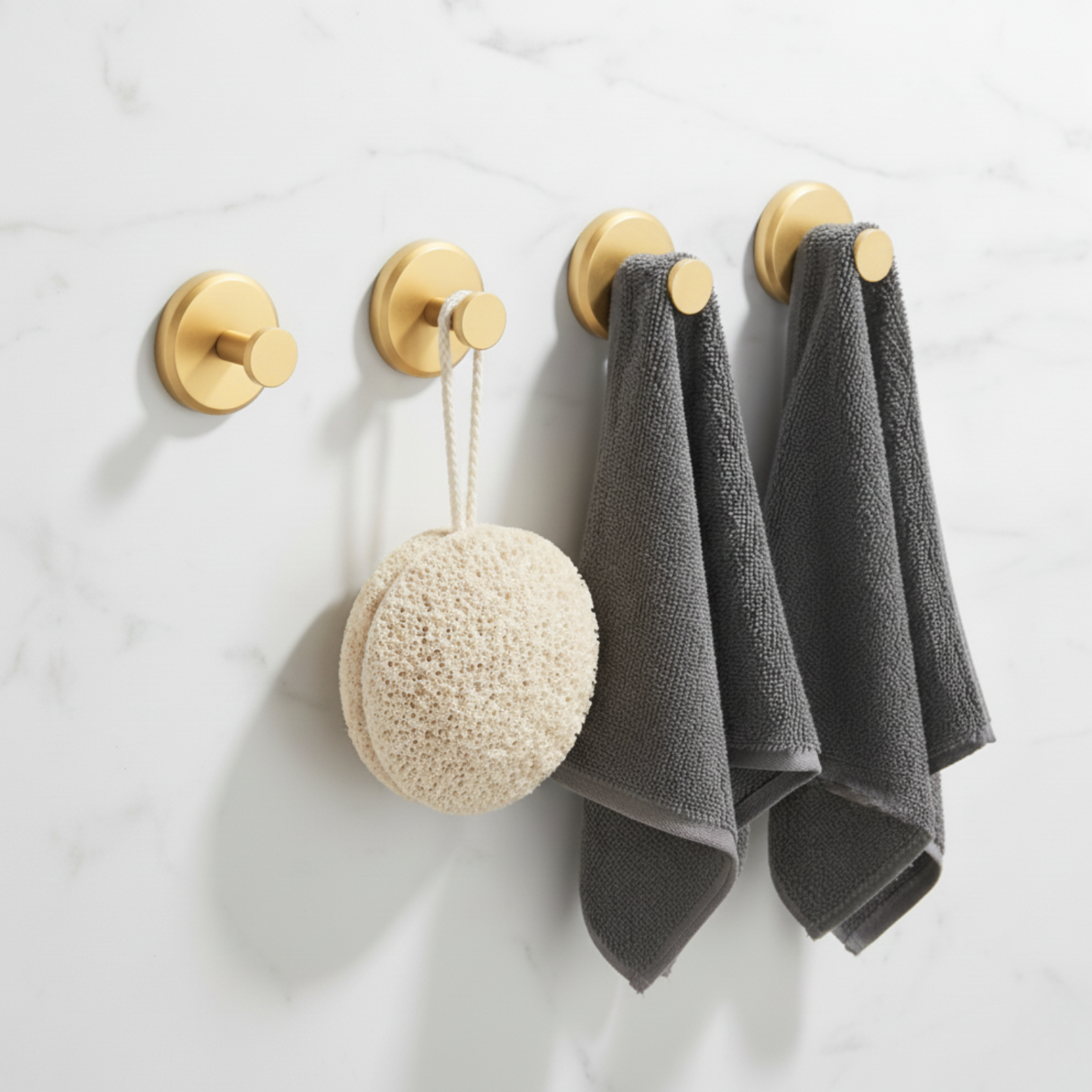 Adhesive Suction Hooks Set – Durable Hooks for Home Organization