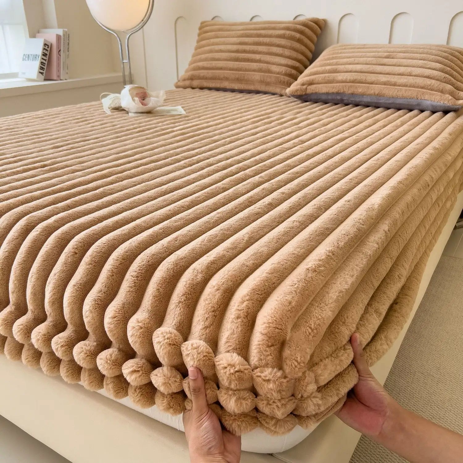 Luxurious Velvet Fitted Sheet - Soft Comfort & Secure Fit