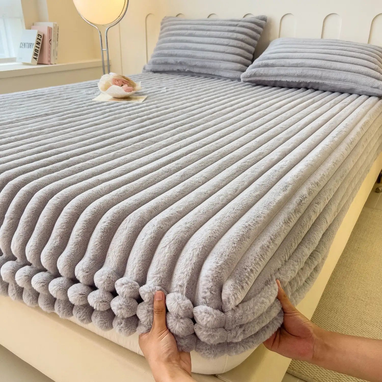 Luxurious Velvet Fitted Sheet - Soft Comfort & Secure Fit