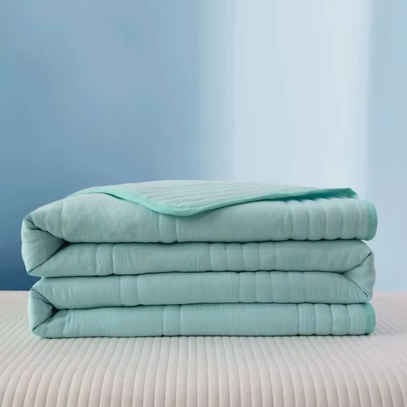 Soft and Breathable Thin Cooling Blanket for Comfortable Sleep