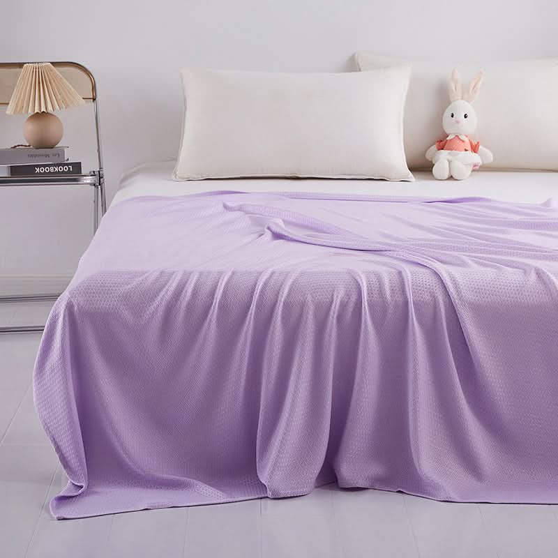 Lightweight Summer Quilt Made from Bamboo Fiber for Comfort
