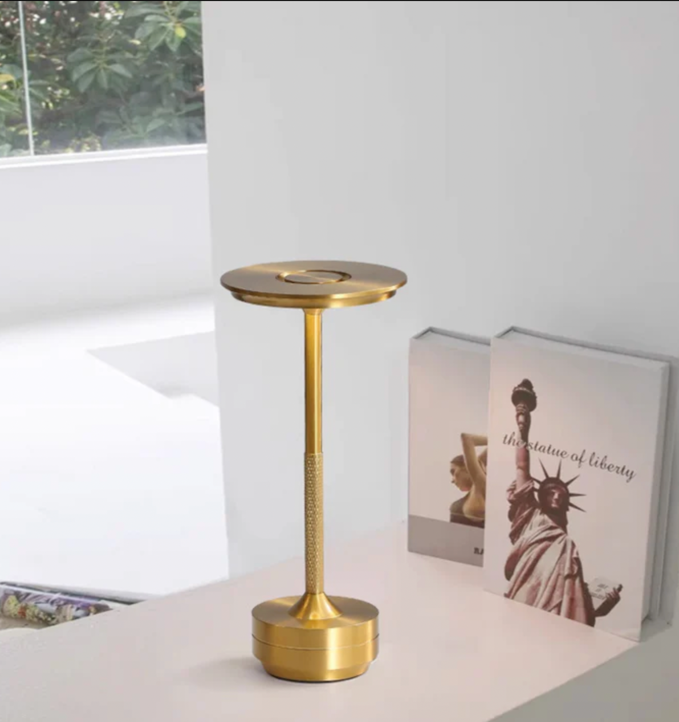 Touch-Controlled Wireless Lamp with USB Charging