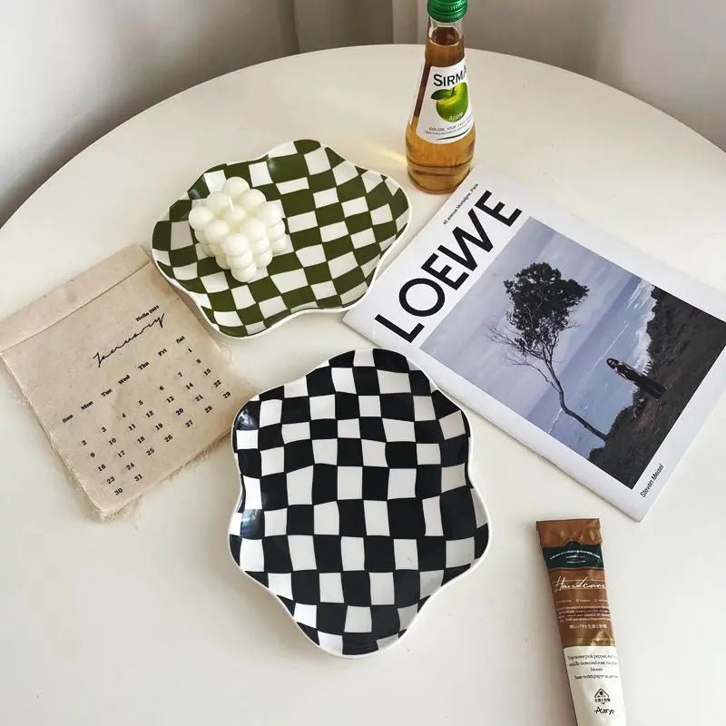 Vibrant Round Serving Tray - 23 cm for Effortless Entertaining