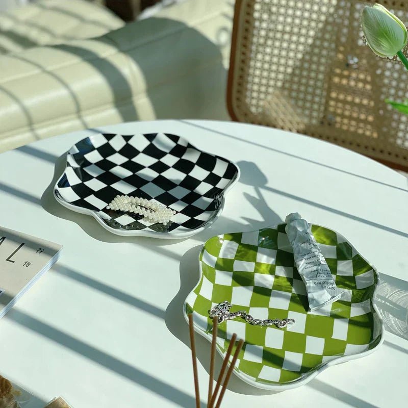 Vibrant Round Serving Tray - 23 cm for Effortless Entertaining
