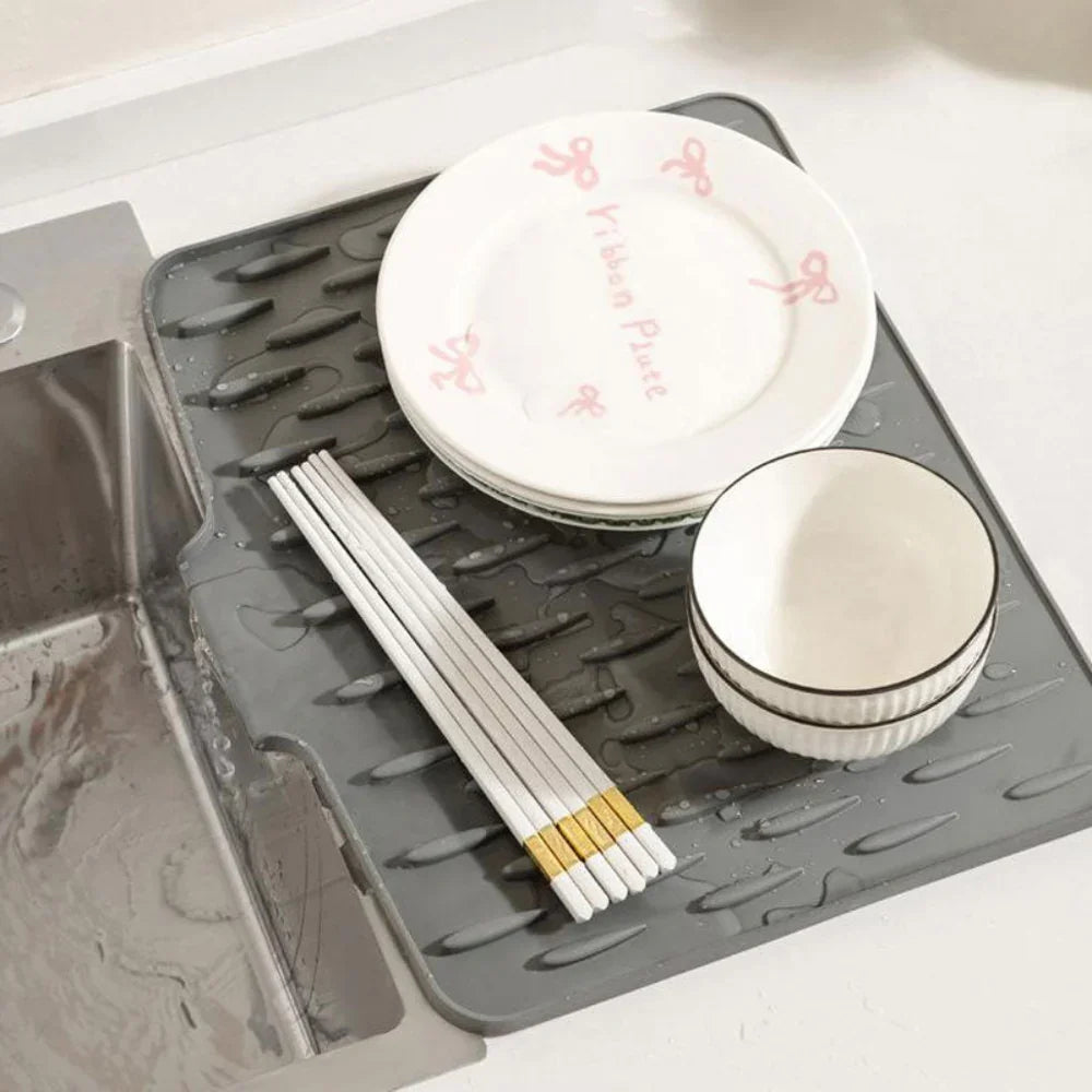 Versatile Silicone Drying Mat for Efficient Kitchen Use