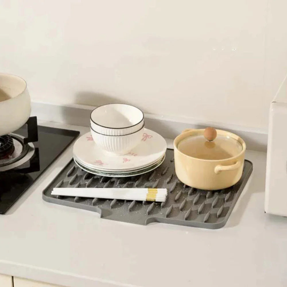 Versatile Silicone Drying Mat for Efficient Kitchen Use