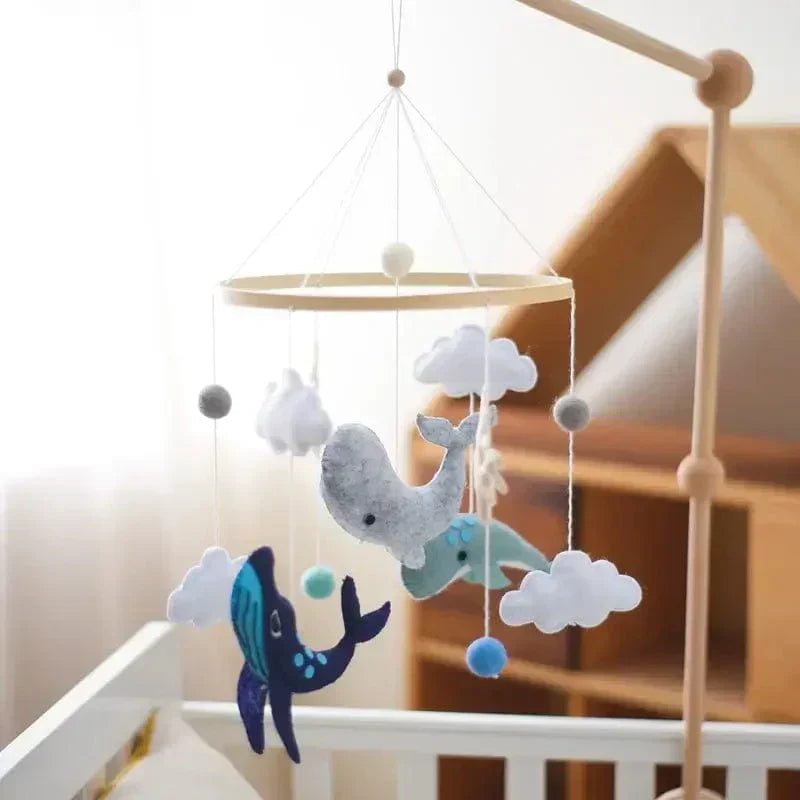 SereneDream Wooden Baby Mobile for a Tranquil Nursery