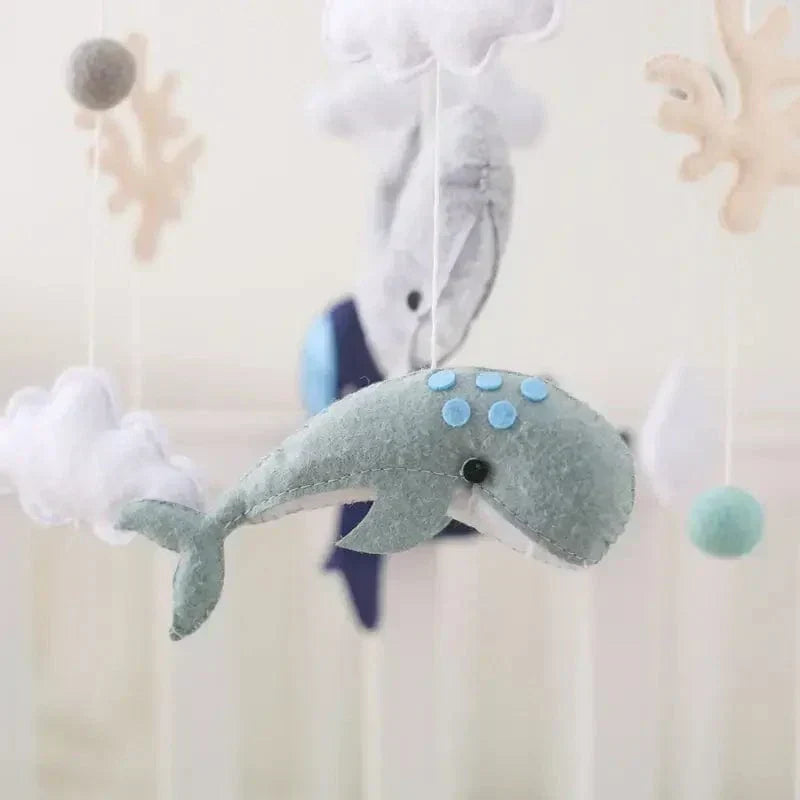 SereneDream Wooden Baby Mobile for a Tranquil Nursery