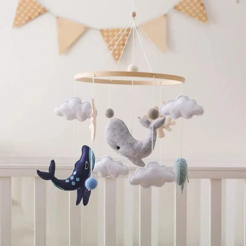 SereneDream Wooden Baby Mobile for a Tranquil Nursery