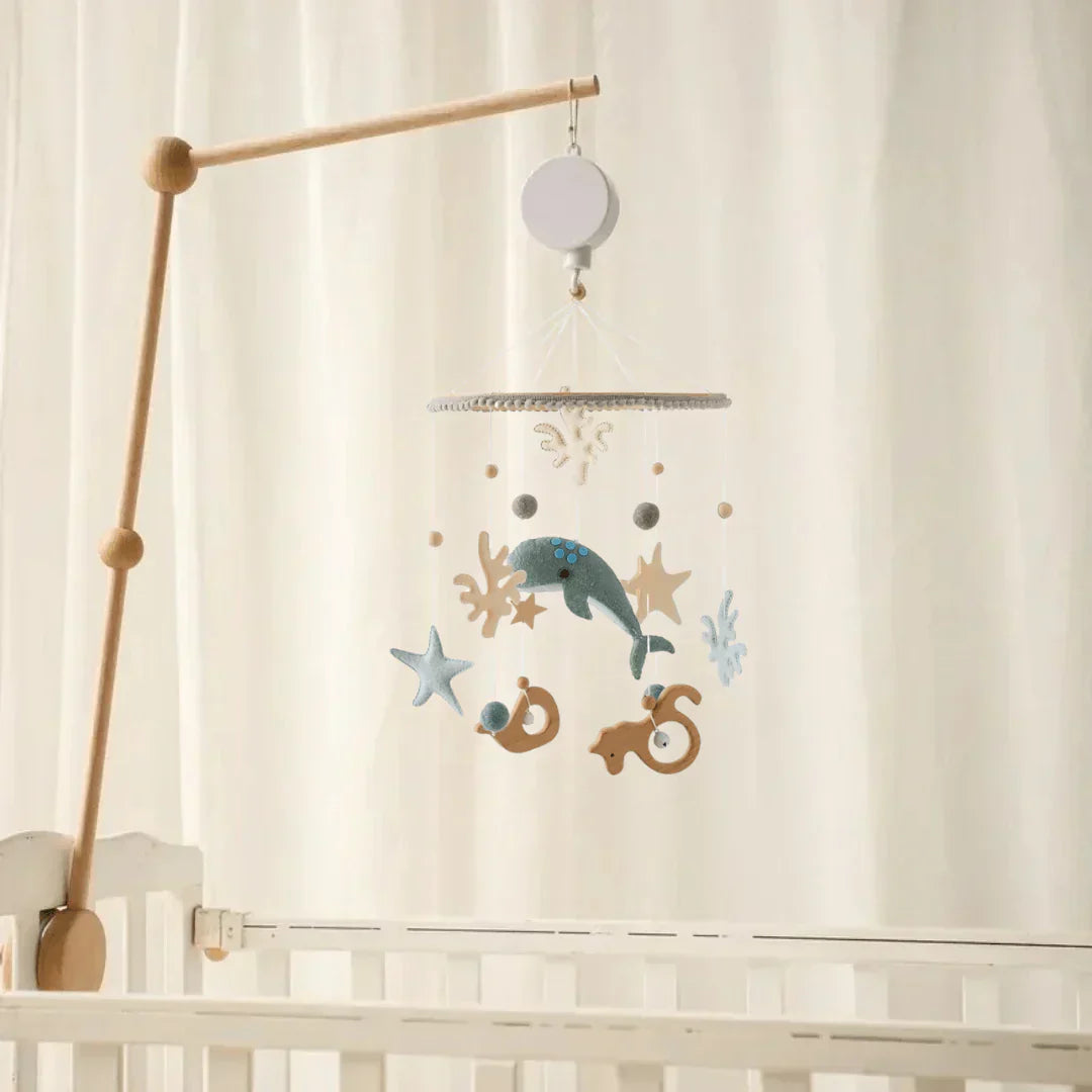 SereneDream Wooden Baby Mobile for a Tranquil Nursery
