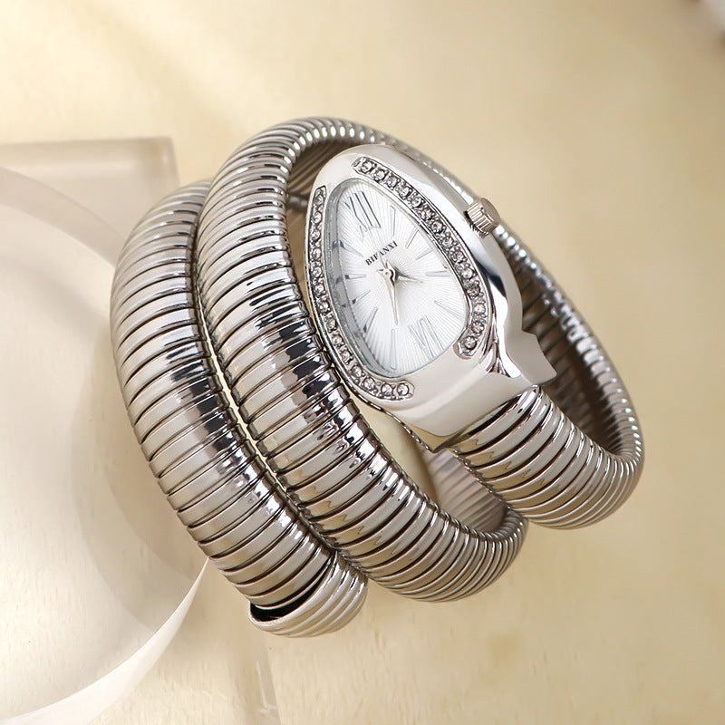 Sleek Serpentine Quartz Timepiece with Customizable Band