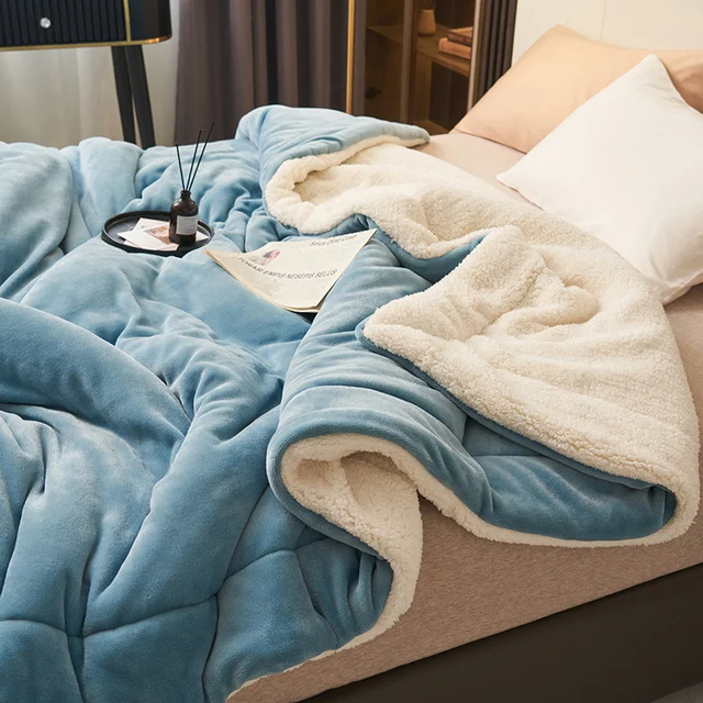 CozyNest – Premium Soft Fleece Throw Blanket