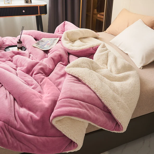 CozyNest – Premium Soft Fleece Throw Blanket