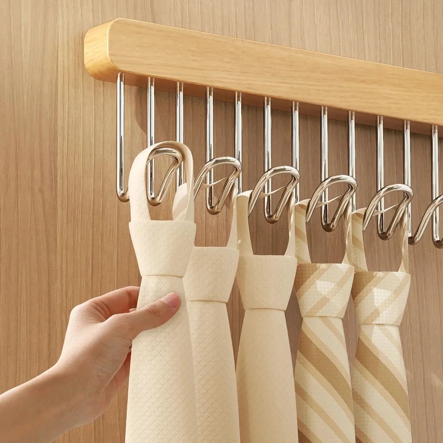 Sliding Rack for Scarves and Ties – Space-Efficient Closet Organizer