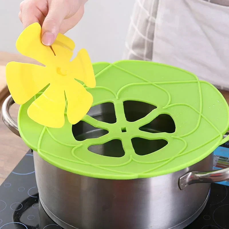 Silicone Lid Overflow Guard for Pots