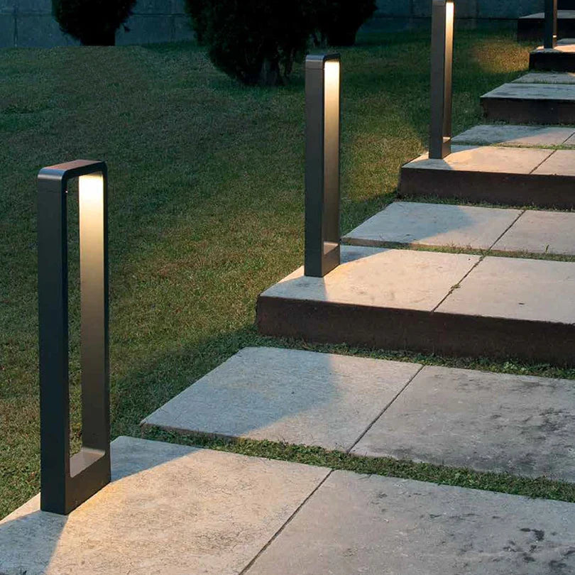 LumiGlow - 15W Stylish Outdoor Landscape Light for Your Garden