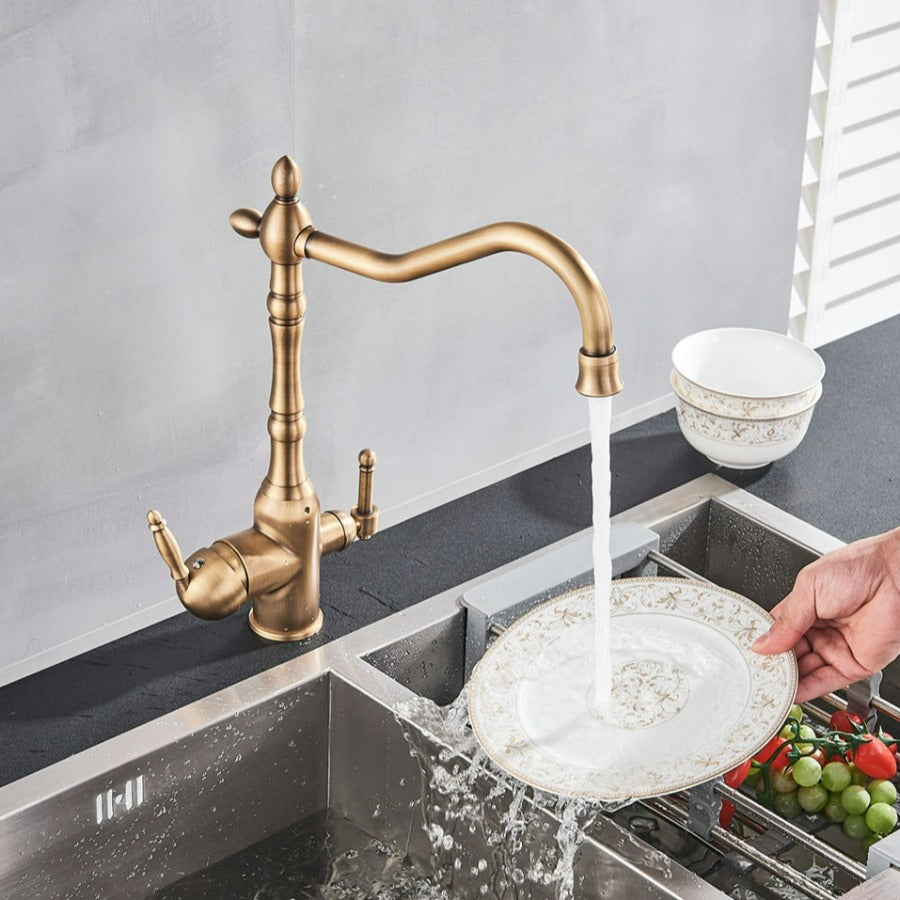 Elegant Kitchen Faucet with 360-Degree Rotating Spout and Sturdy Brass Build