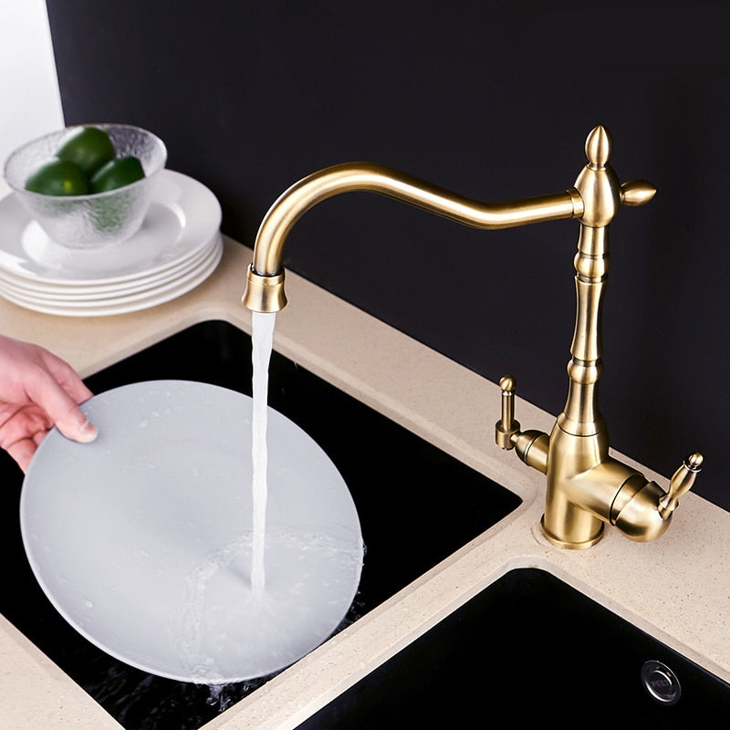 Elegant Kitchen Faucet with 360-Degree Rotating Spout and Sturdy Brass Build