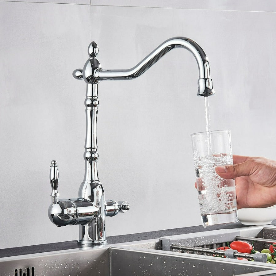 Elegant Kitchen Faucet with 360-Degree Rotating Spout and Sturdy Brass Build