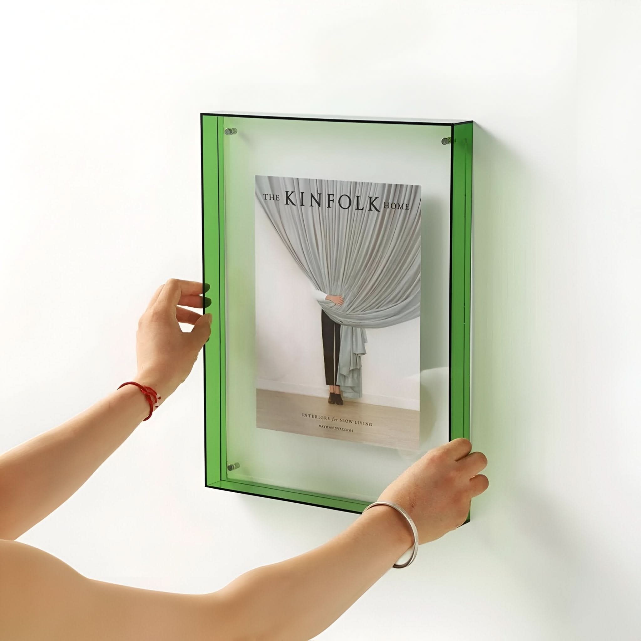 Minimalist Acrylic Photo Frame – Clear Transparent Design