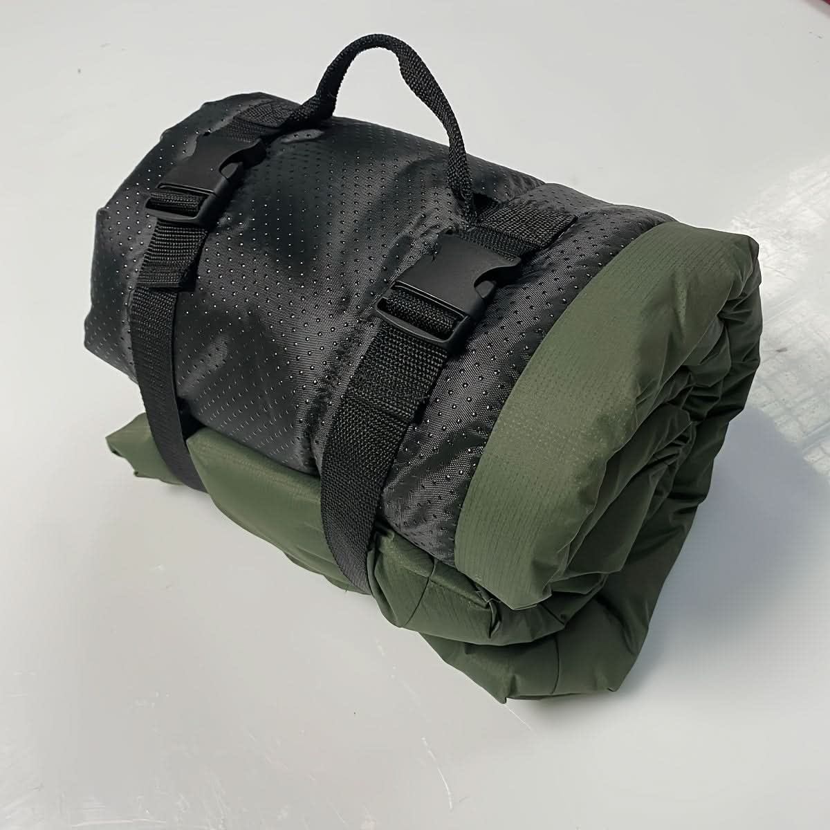 Foldable Waterproof Dog Mat for Outdoor Use – 90x60cm