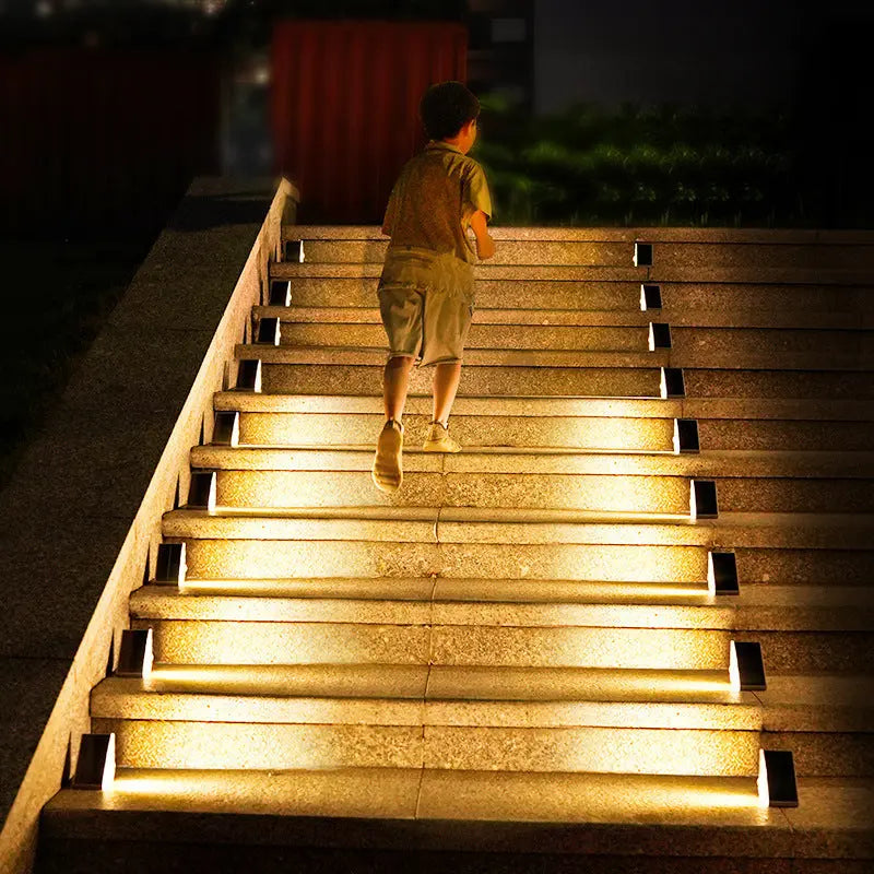 Outdoor Step Light with Automatic Dusk Control – Weather Resistant