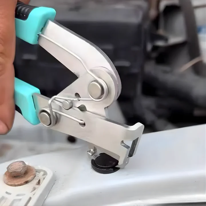 Trim Clip Removal Tool with Precision Jaws and Handle