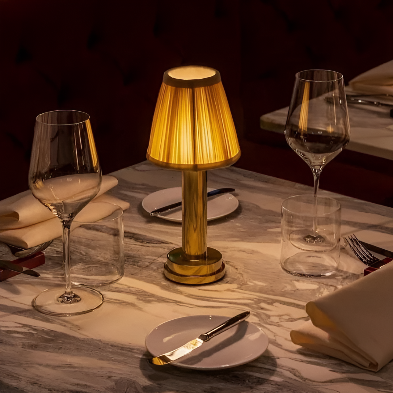 Elegant Dimmable Table Lamp with Fabric Shade for Any Room
