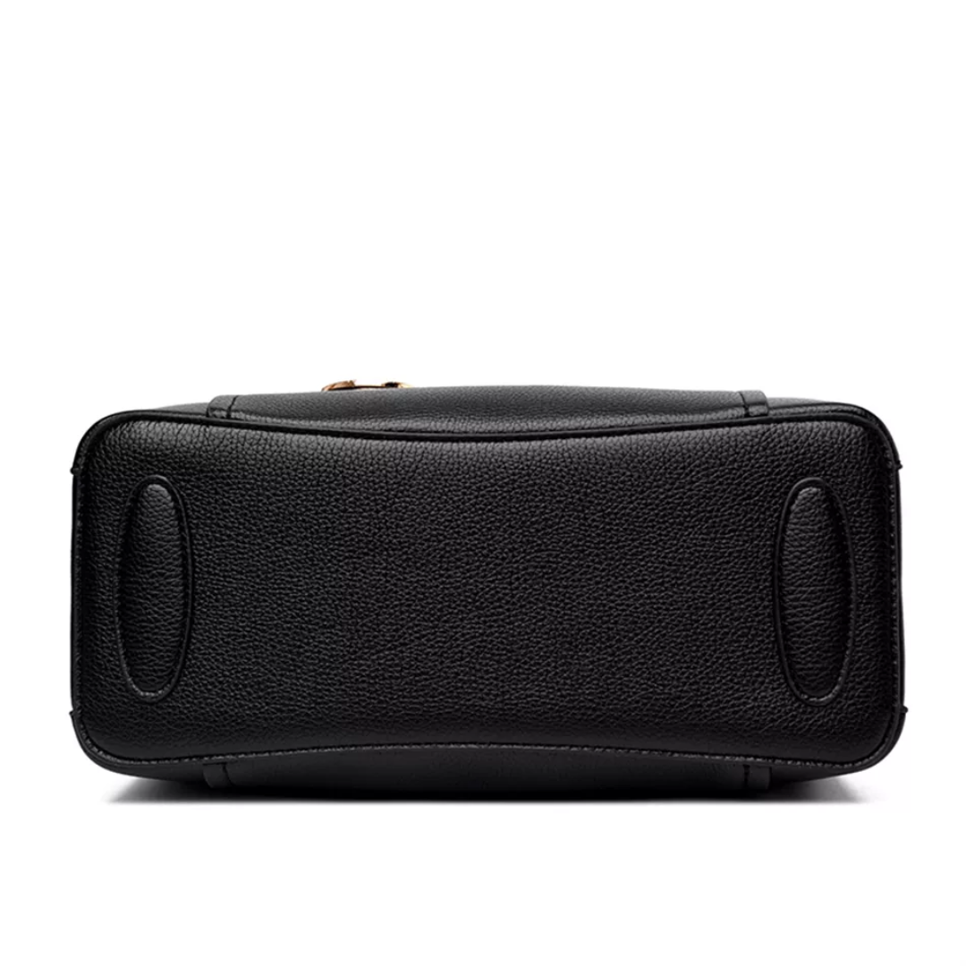 Elegant Everyday Shoulder Bag with Versatile Strap