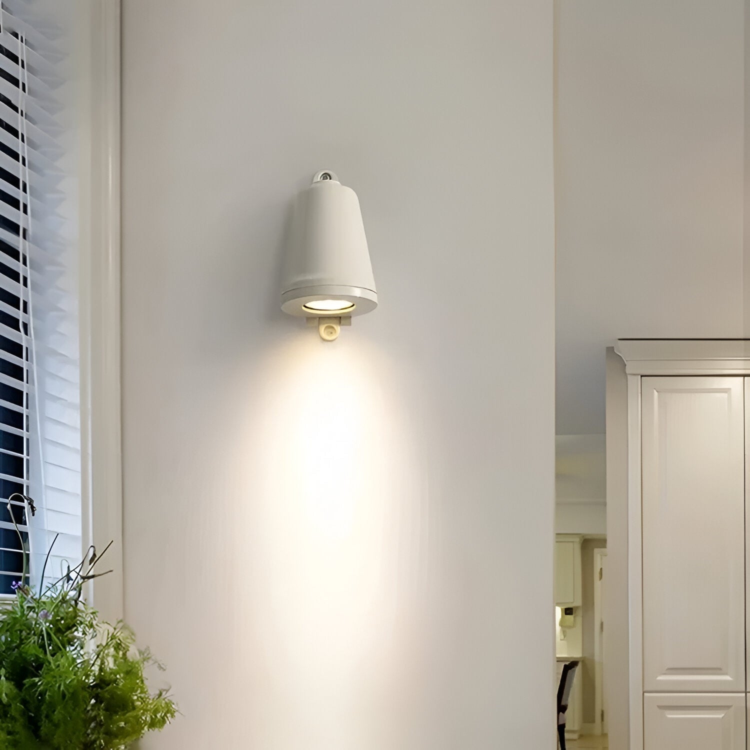 Durable Outdoor LED Wall Fixture with Weather Resistance