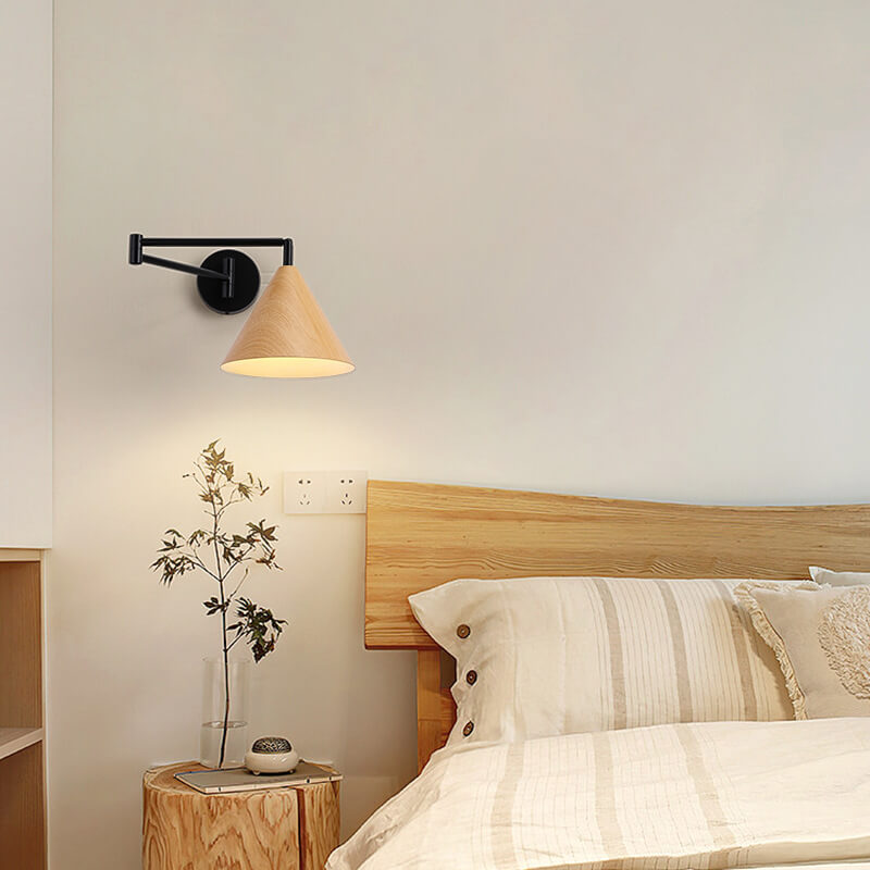 Versatile Wall Light with Adjustable Arm for Customized Illumination